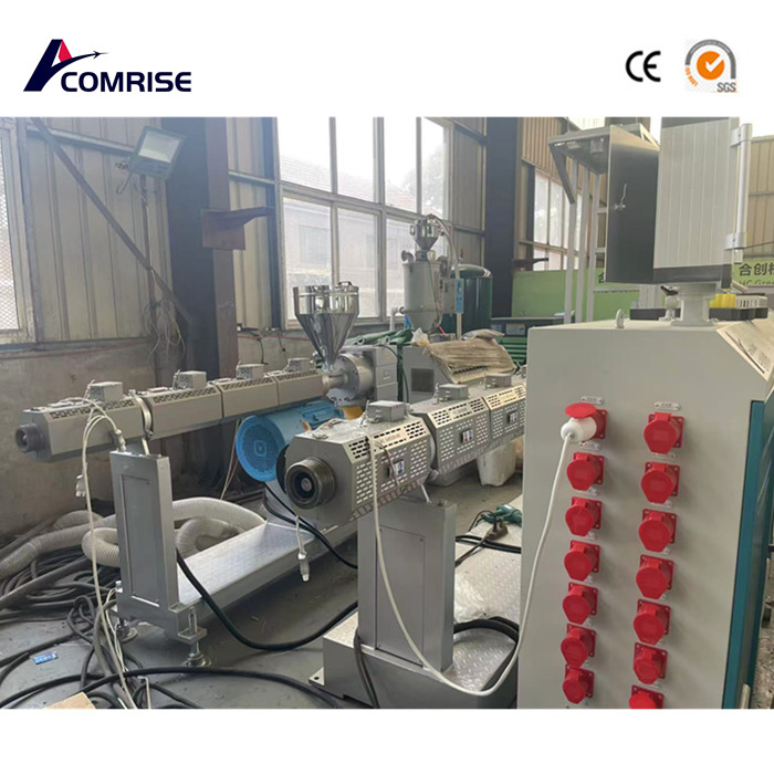 Due macchine per tubi PE da 110-315 mm vengono testate nella fabbrica del cliente